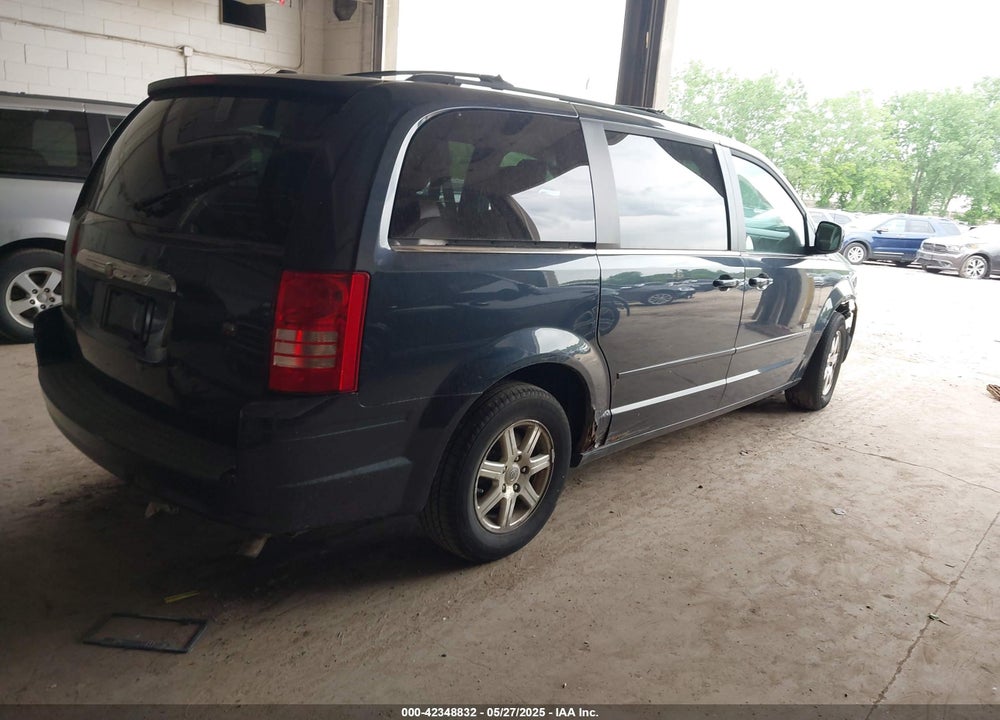 2008 CHRYSLER TOWN & COUNTRY VIN: 2A8HR54P58R828889