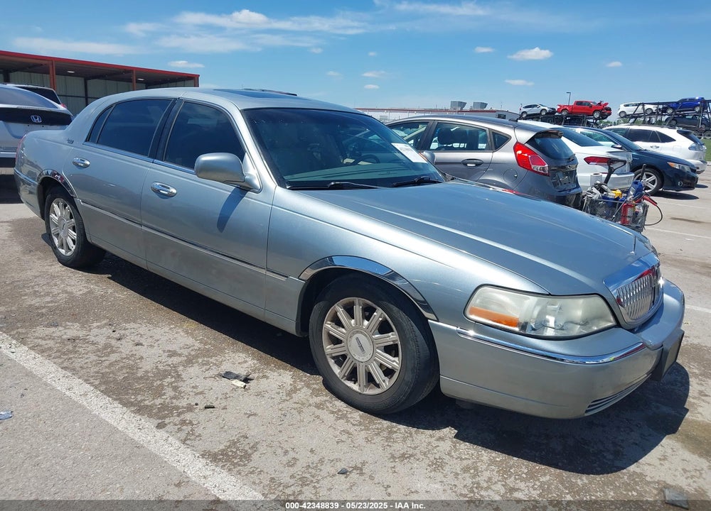 2006 LINCOLN TOWN CAR VIN: 1LNHM82VX6Y625932