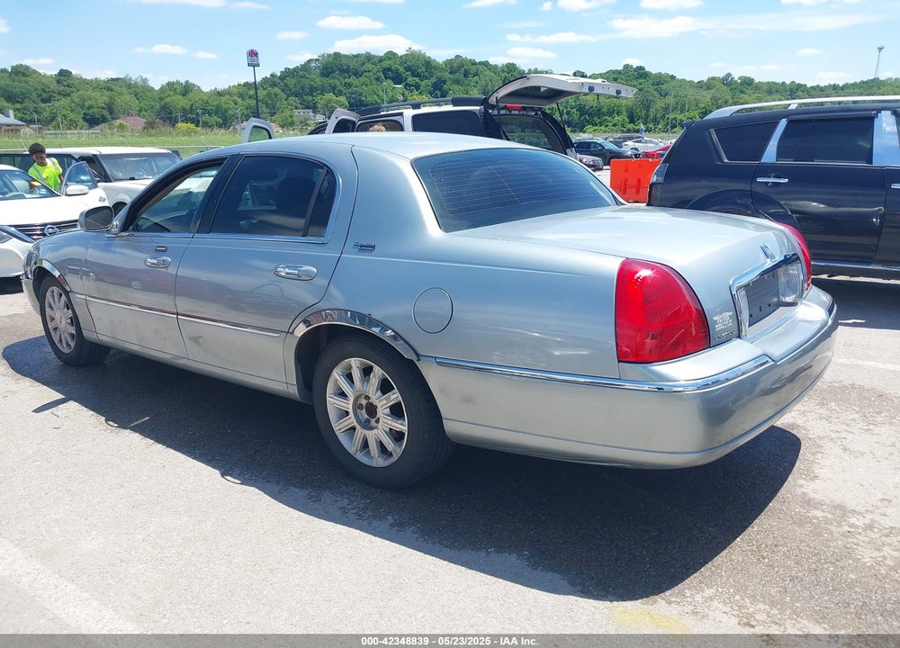 2006 LINCOLN TOWN CAR VIN: 1LNHM82VX6Y625932