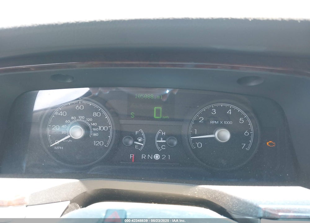 2006 LINCOLN TOWN CAR VIN: 1LNHM82VX6Y625932