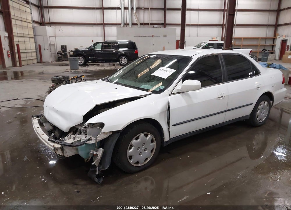 1999 HONDA ACCORD LX VIN: 1HGCG6655XA043768
