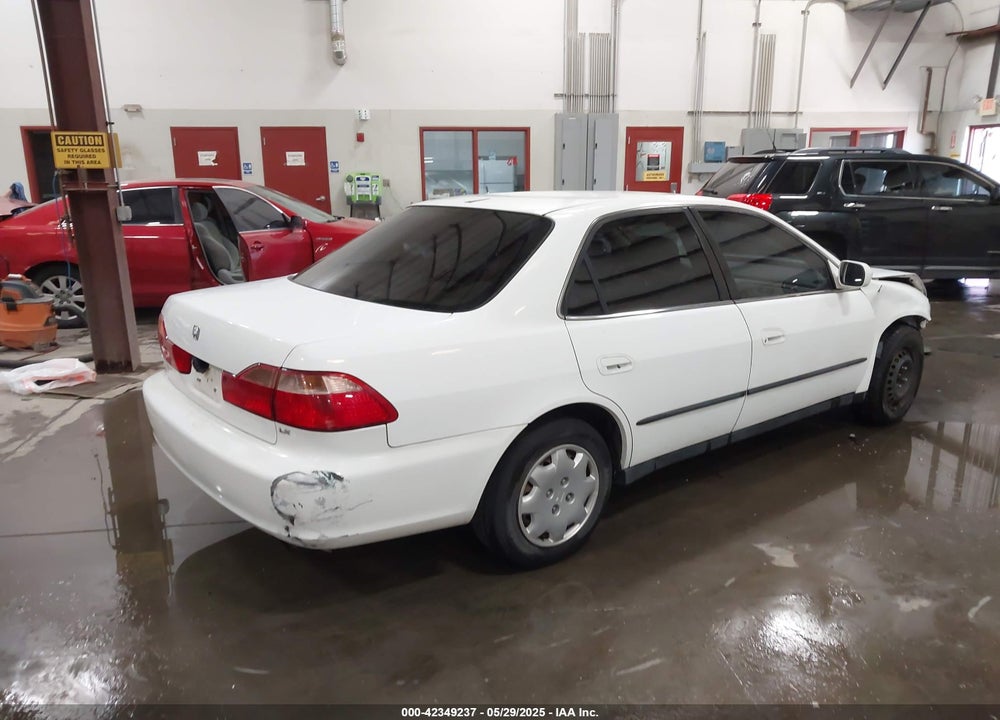 1999 HONDA ACCORD LX VIN: 1HGCG6655XA043768