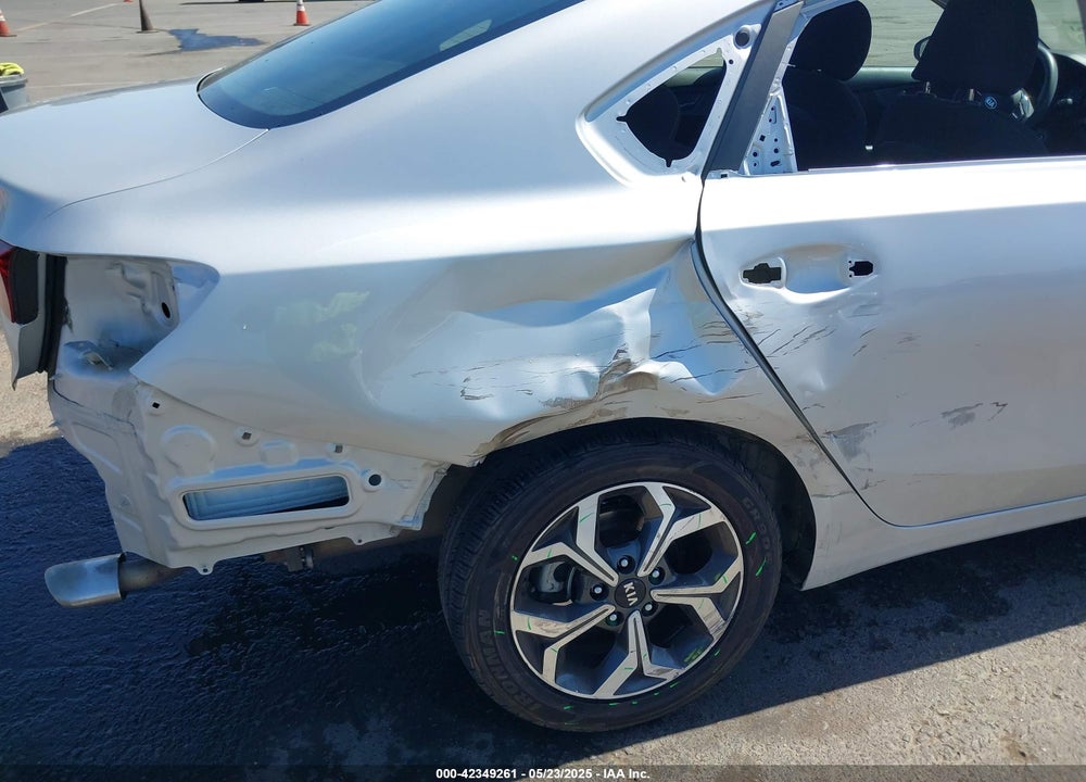 2021 KIA FORTE VIN: 3KPF24AD5ME310591