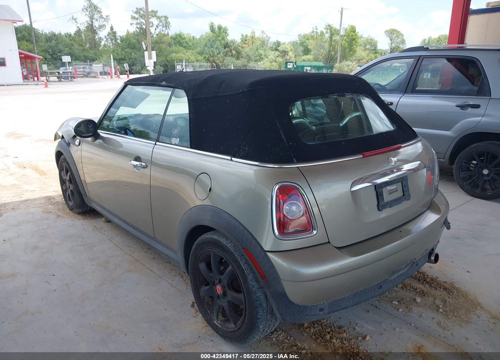 2010 MINI COOPER VIN: WMWMR3C52ATU97825