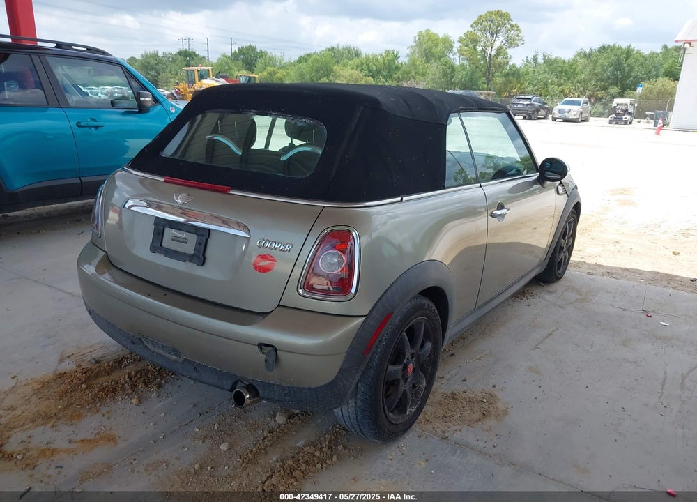 2010 MINI COOPER VIN: WMWMR3C52ATU97825