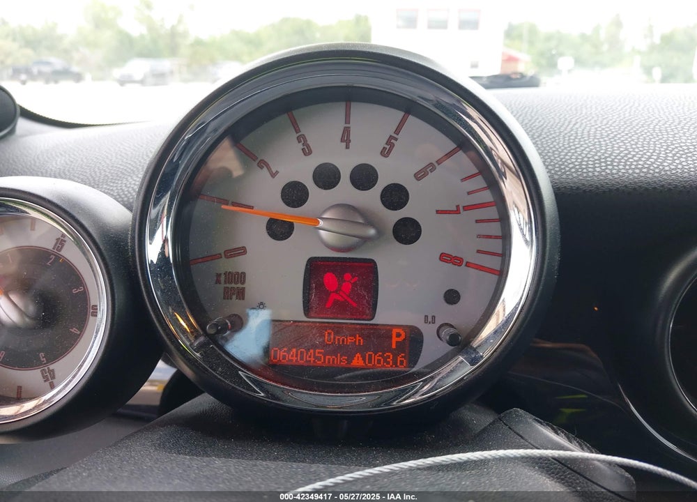 2010 MINI COOPER VIN: WMWMR3C52ATU97825