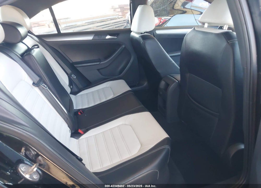 2016 VOLKSWAGEN JETTA 1.8T SPORT VIN: 3VWD17AJ7GM365178