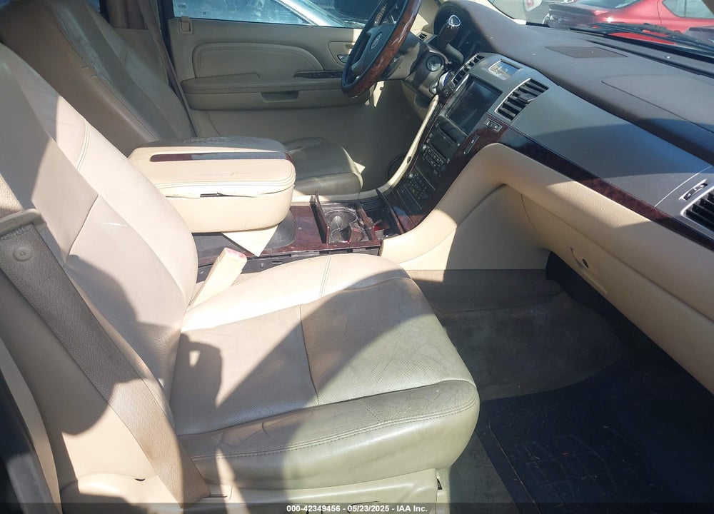 2009 CADILLAC ESCALADE ESV STANDARD VIN: 1GYFK26279R270175