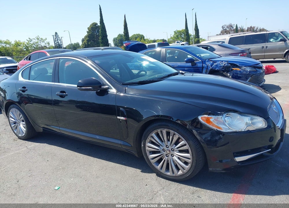 2011 JAGUAR XF VIN: SAJWA0GB2BLR95303
