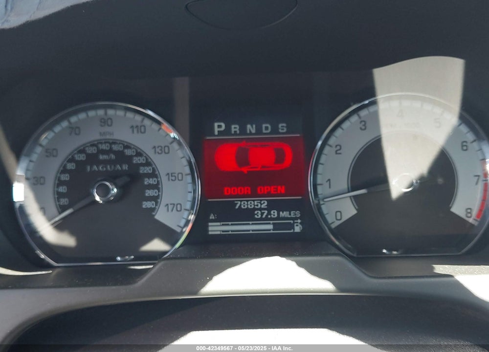 2011 JAGUAR XF VIN: SAJWA0GB2BLR95303
