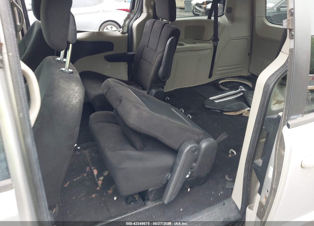 2012 DODGE GRAND CARAVAN VIN: 2C4RDGCG4CR121721