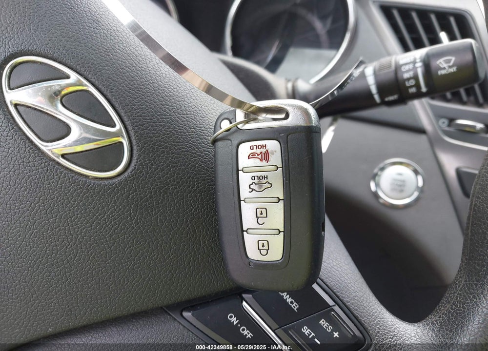 2015 HYUNDAI SONATA HYBRID VIN: KMHEC4A49FA127639
