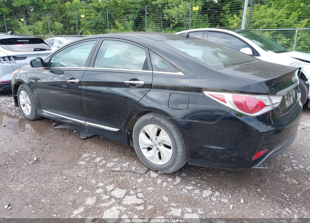 2015 HYUNDAI SONATA HYBRID VIN: KMHEC4A49FA127639