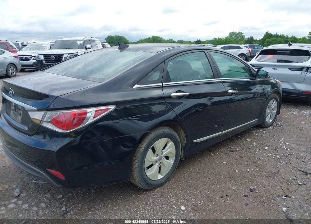 2015 HYUNDAI SONATA HYBRID VIN: KMHEC4A49FA127639
