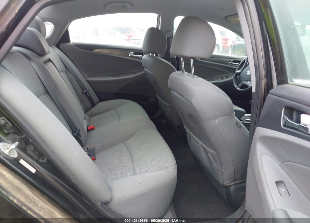 2015 HYUNDAI SONATA HYBRID VIN: KMHEC4A49FA127639