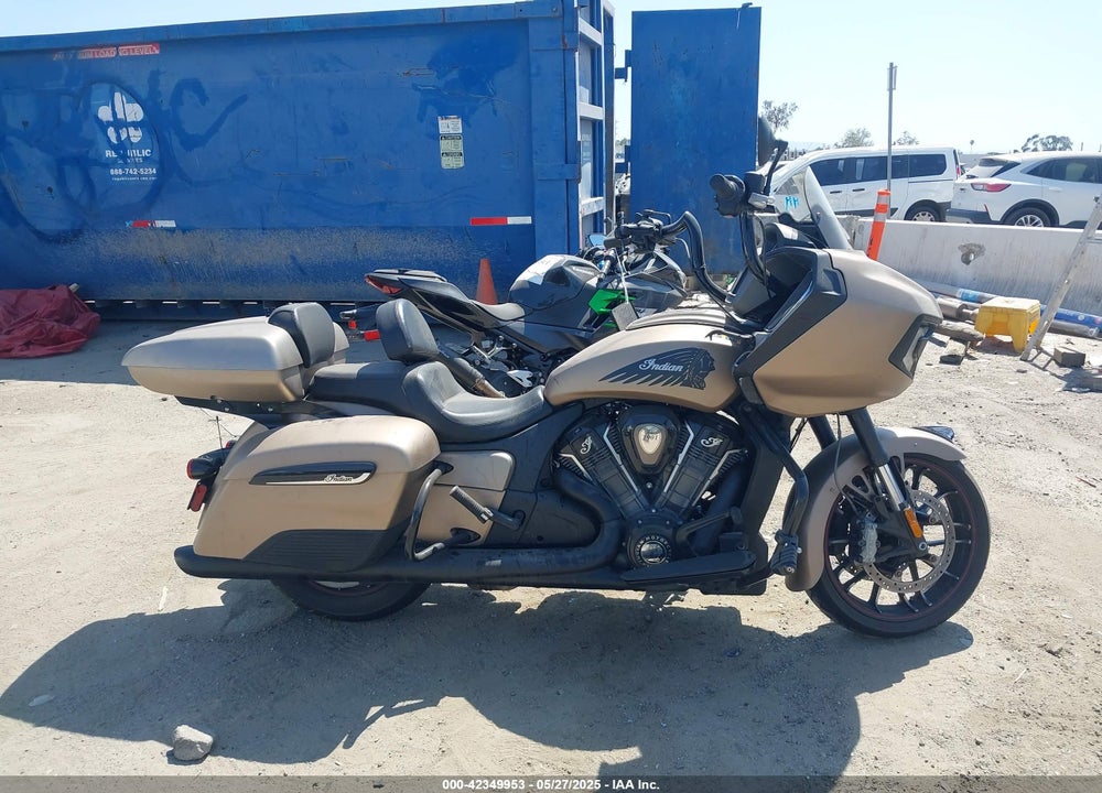 2020 INDIAN MOTORCYCLE CO. CHALLENGER DARK HORSE VIN: 56KLCDRR4L3385976