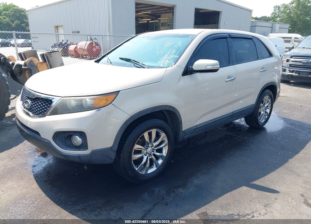 2011 KIA SORENTO VIN: 5XYKU4A25BG027552
