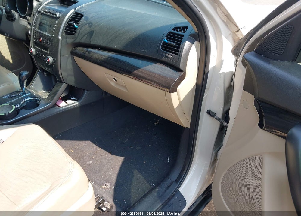 2011 KIA SORENTO VIN: 5XYKU4A25BG027552