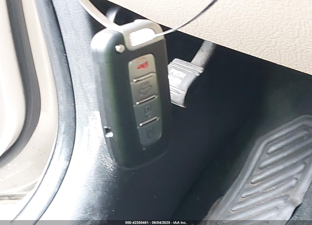 2011 KIA SORENTO VIN: 5XYKU4A25BG027552