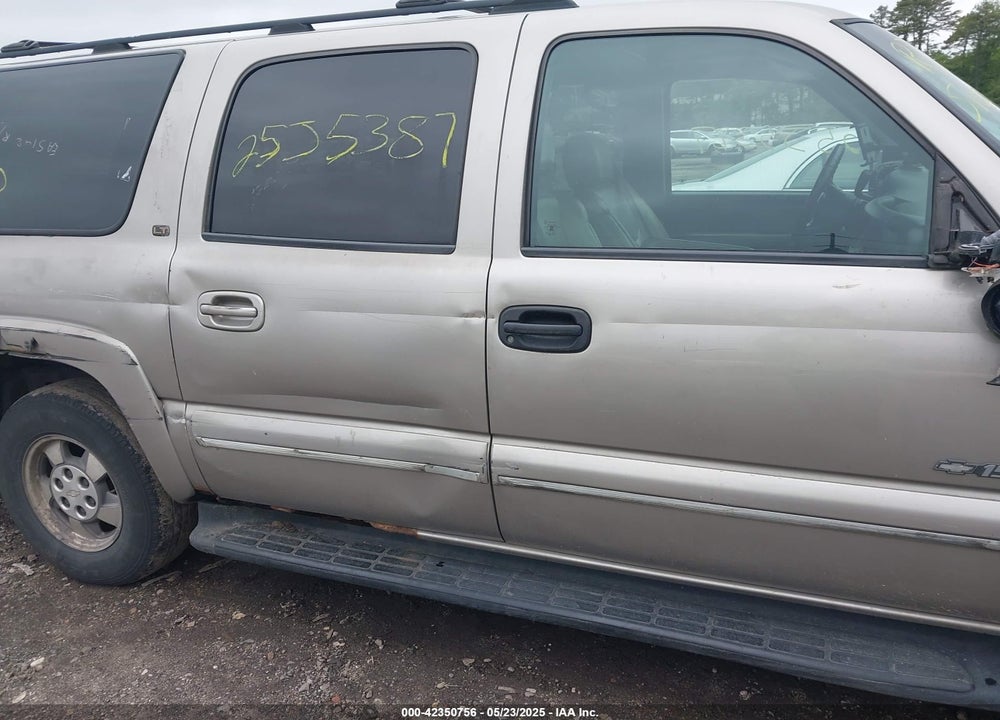 2000 CHEVROLET SUBURBAN 1500 LT VIN: 3GNFK16T0YG150460