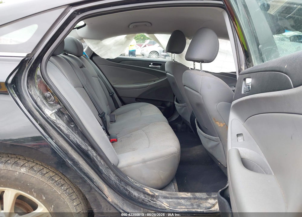 2014 HYUNDAI SONATA GLS VIN: 5NPEB4AC8EH812303