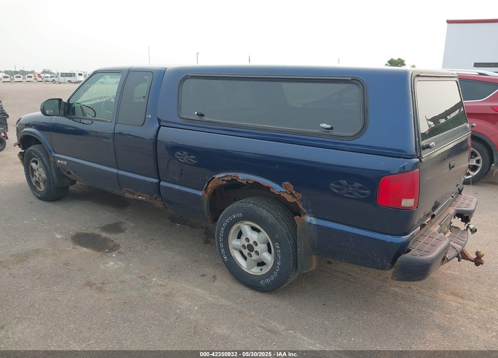 2003 CHEVROLET S-10 LS VIN: 1GCDT19X738135867