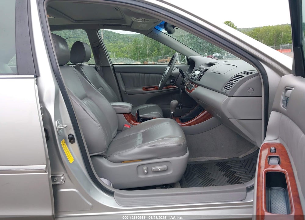 2004 TOYOTA CAMRY XLE V6 VIN: 4T1BF30KX4U585772