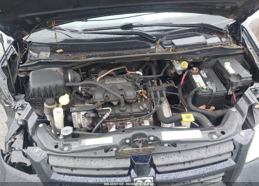 2010 DODGE GRAND CARAVAN VIN: 2D4RN5D11AR175005
