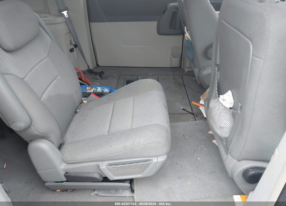 2010 DODGE GRAND CARAVAN VIN: 2D4RN5D11AR175005