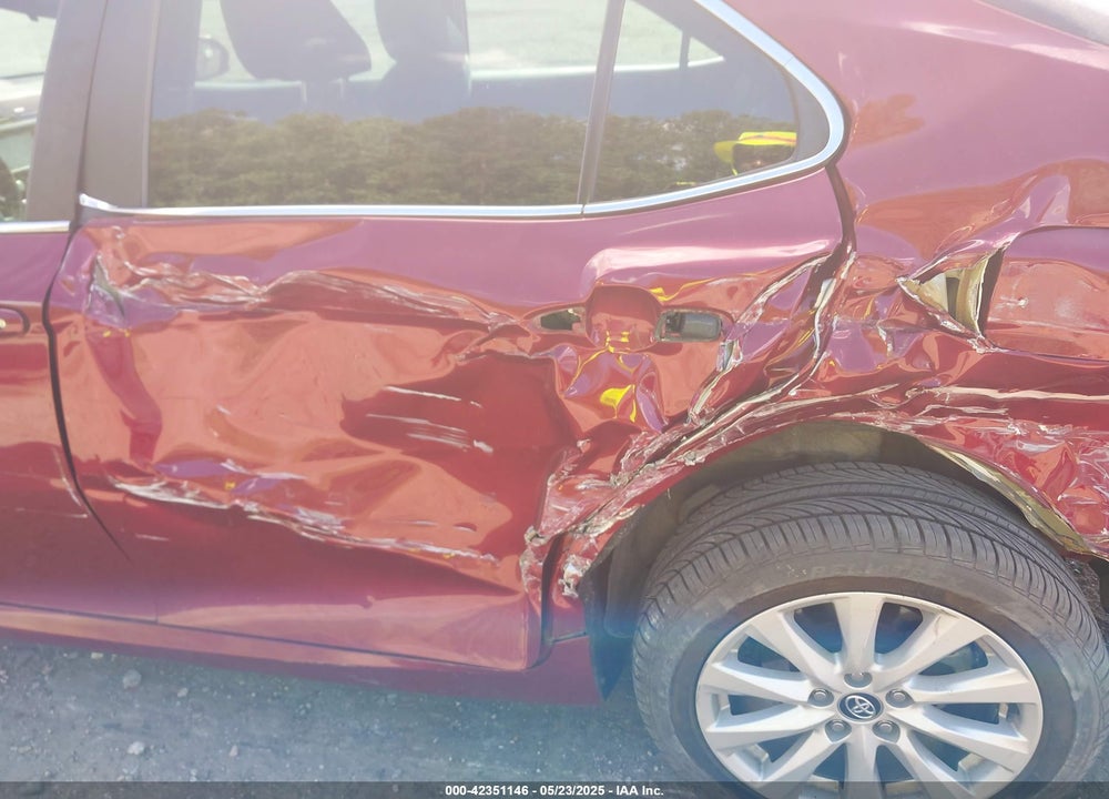 2020 TOYOTA CAMRY LE VIN: 4T1C11AK5LU901261