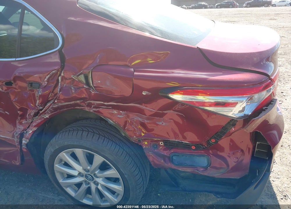 2020 TOYOTA CAMRY LE VIN: 4T1C11AK5LU901261