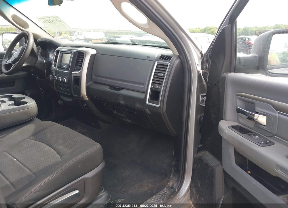 2019 RAM 1500 CLASSIC VIN: 1C6RR6GT6KS722779