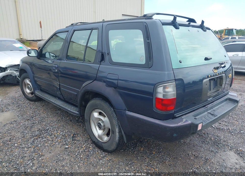 1999 INFINITI QX4 VIN: JNRAR05YXXW040585