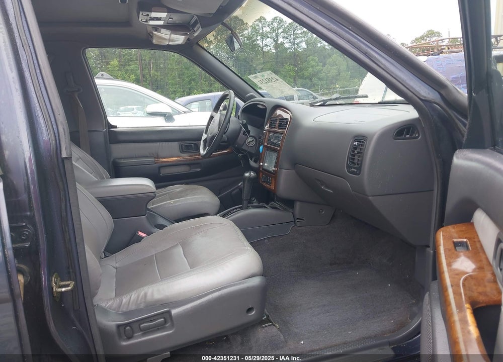 1999 INFINITI QX4 VIN: JNRAR05YXXW040585