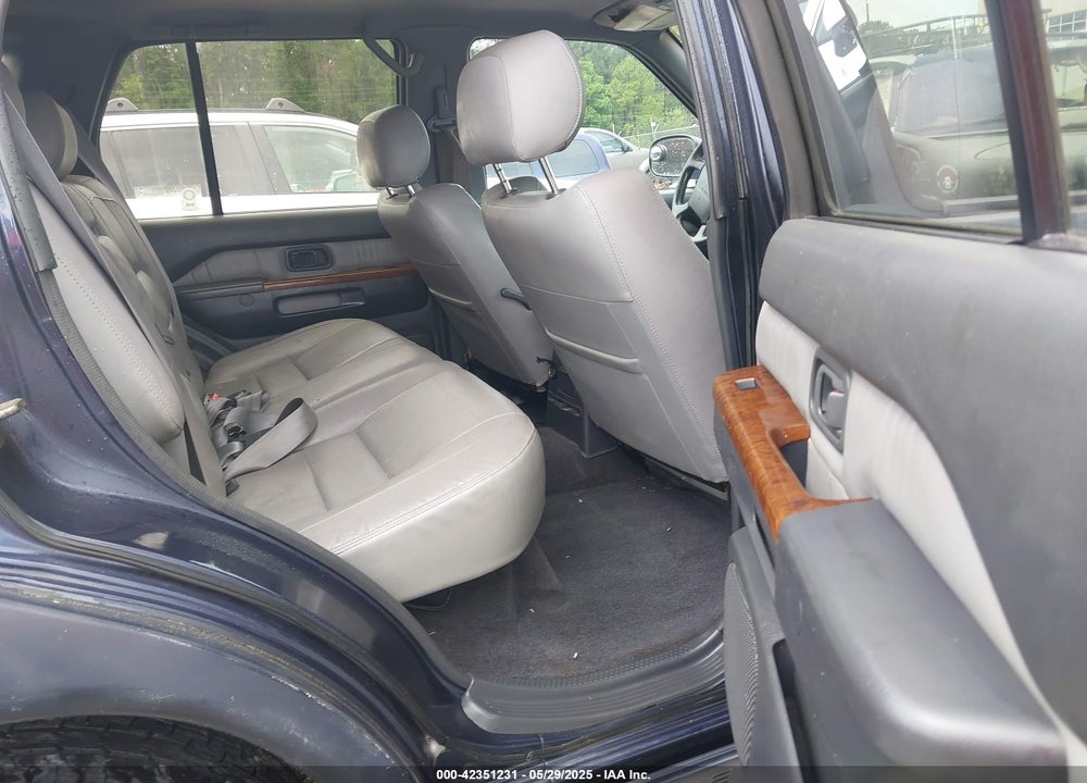 1999 INFINITI QX4 VIN: JNRAR05YXXW040585