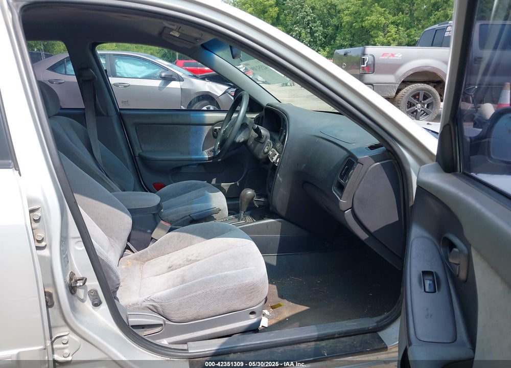 2004 HYUNDAI ELANTRA GLS/GT VIN: KMHDN46D24U913387
