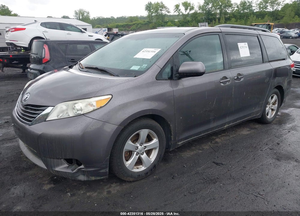 2011 TOYOTA SIENNA LE V6 VIN: 5TDKK3DC1BS118194