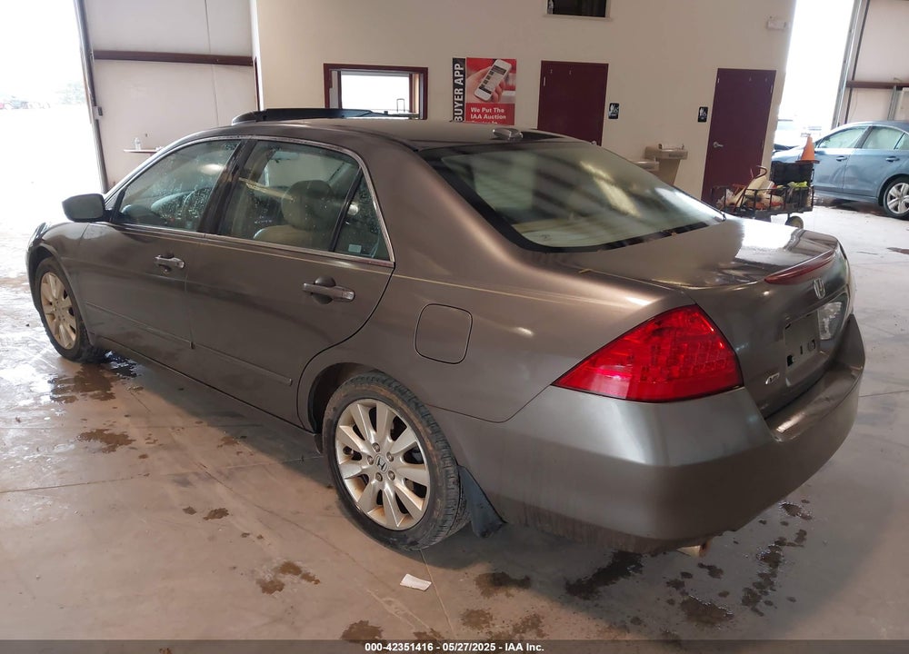 2007 HONDA ACCORD VIN: 1HGCM66537A033071
