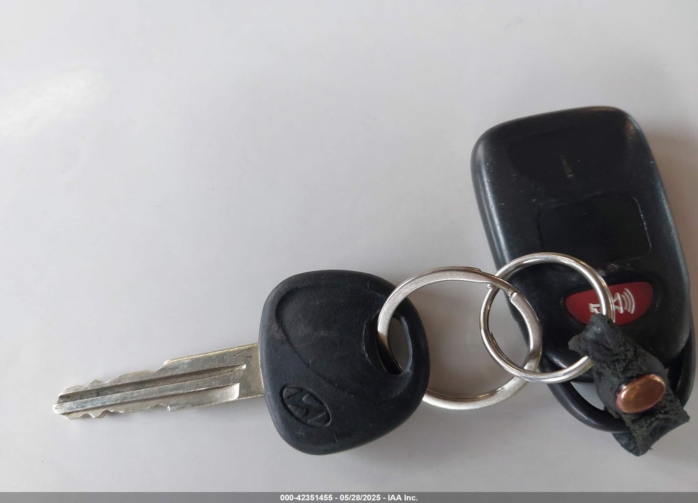 2009 HYUNDAI ACCENT VIN: KMHCN46C89U340294