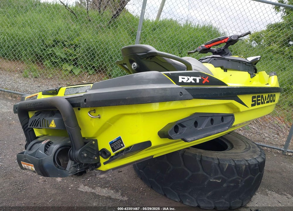 2019 SEA DOO RXT-300 VIN: YDV03490J819