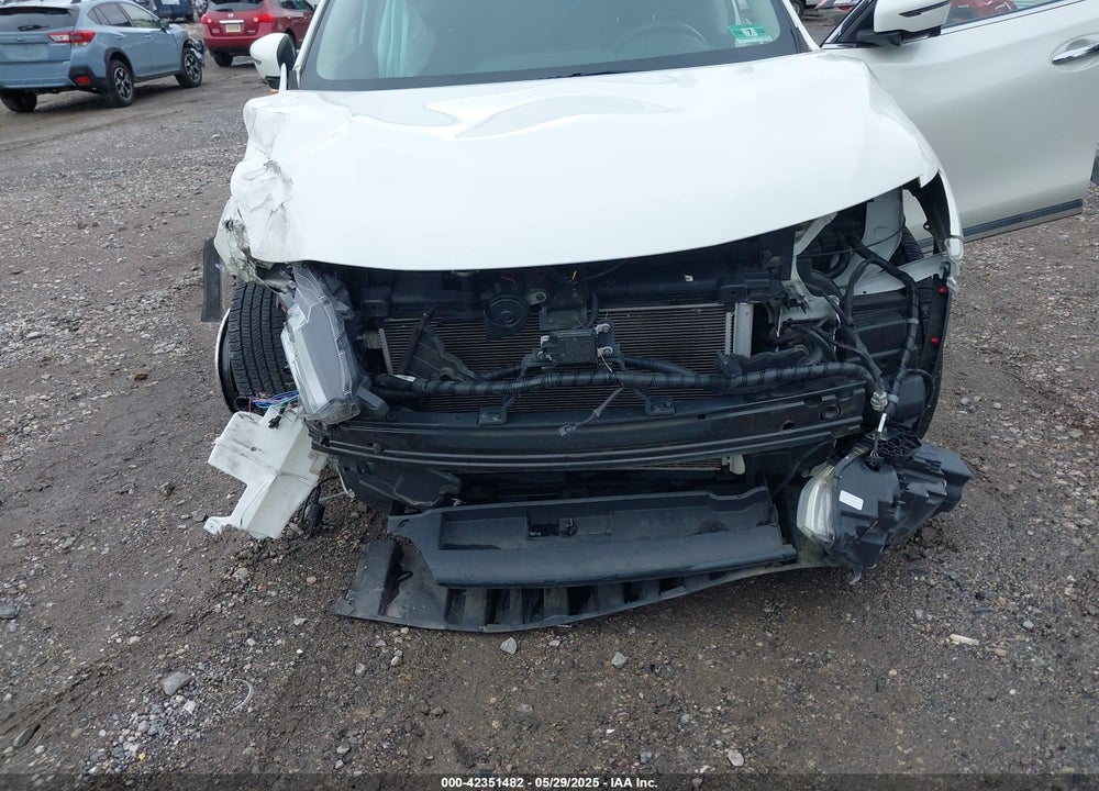 2017 NISSAN ROGUE SL VIN: 5N1AT2MVXHC844775