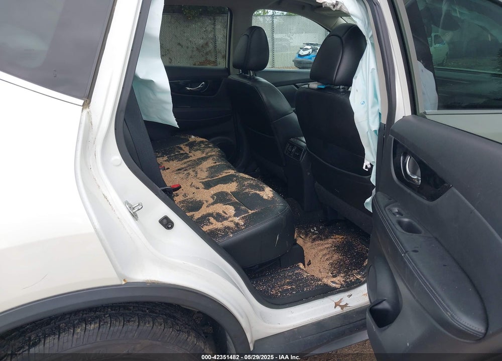 2017 NISSAN ROGUE SL VIN: 5N1AT2MVXHC844775