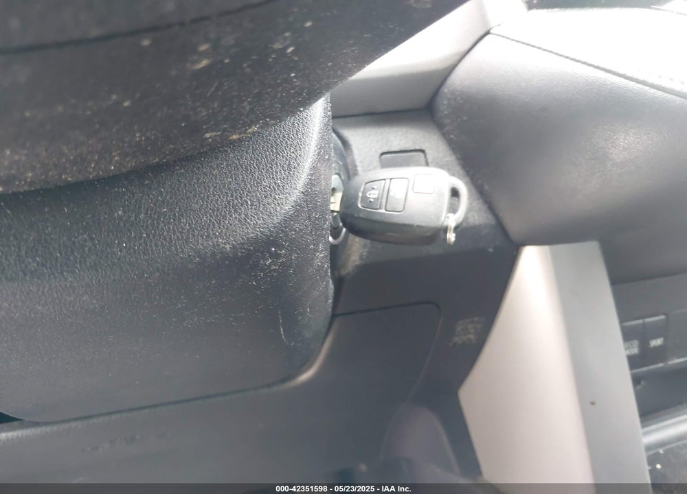 2018 TOYOTA RAV4 VIN: 2T3RFREVXJW704315