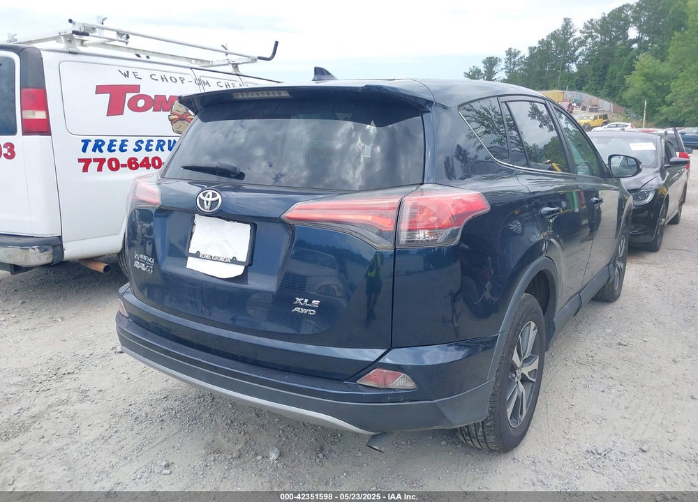2018 TOYOTA RAV4 VIN: 2T3RFREVXJW704315