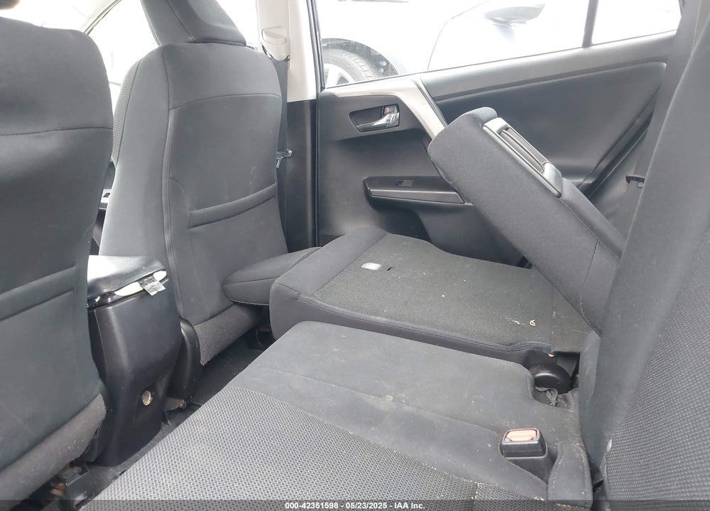 2018 TOYOTA RAV4 VIN: 2T3RFREVXJW704315