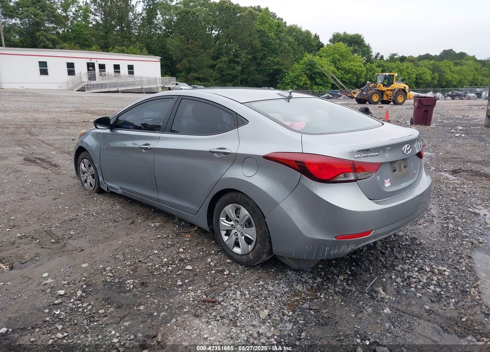 2016 HYUNDAI ELANTRA VIN: 5NPDH4AE7GH740234