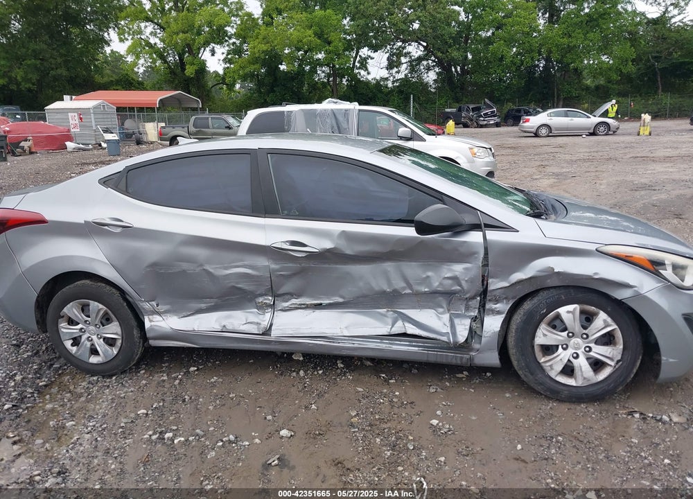 2016 HYUNDAI ELANTRA VIN: 5NPDH4AE7GH740234