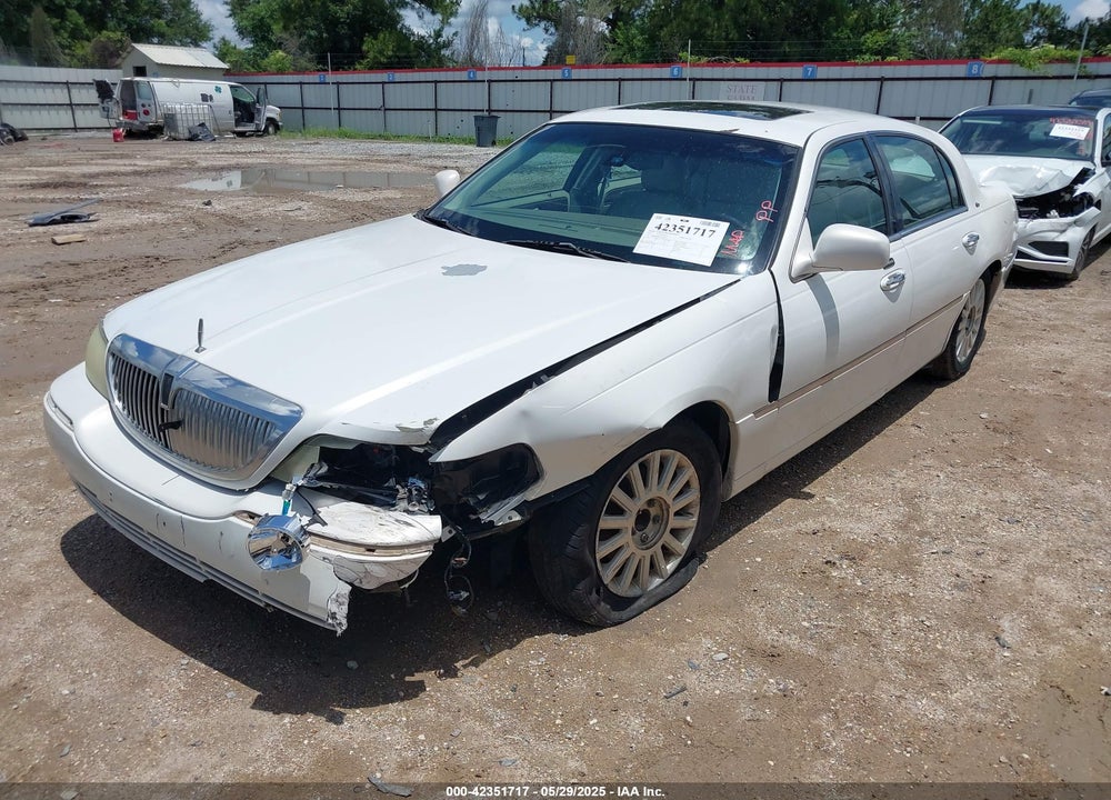 2003 LINCOLN TOWN CAR CARTIER VIN: 1LNHM83W63Y620360