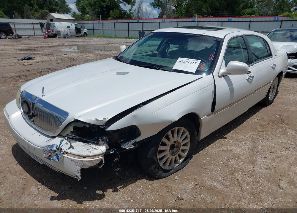 2003 LINCOLN TOWN CAR CARTIER VIN: 1LNHM83W63Y620360