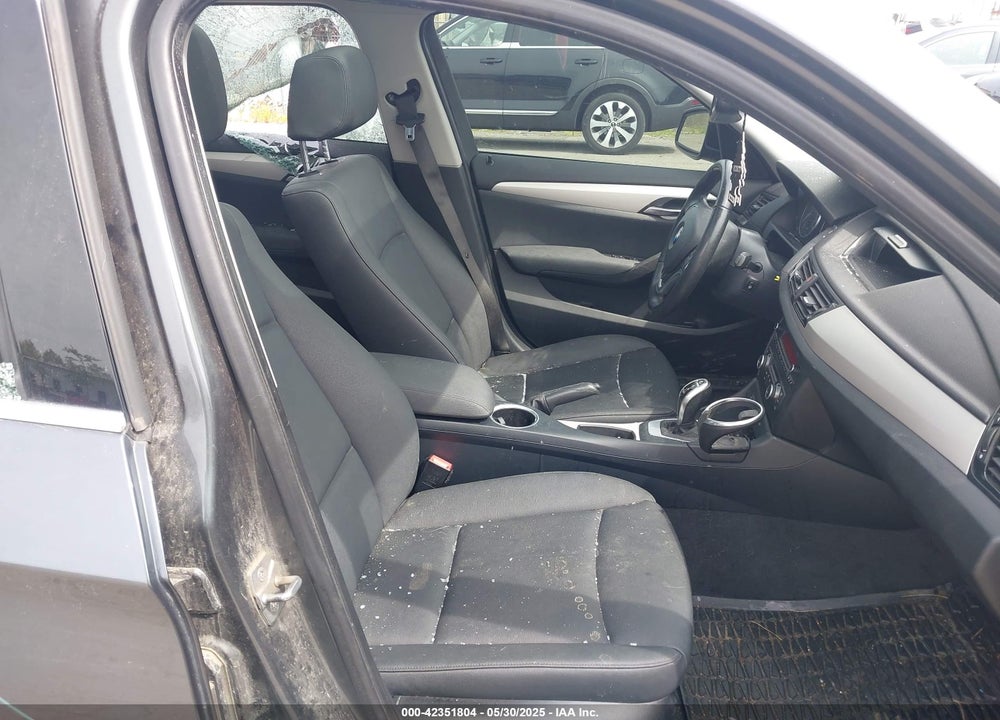 2015 BMW X1 VIN: WBAVL1C57FVY26654
